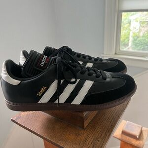Adidas Samba Classic indoor soccer sneakers